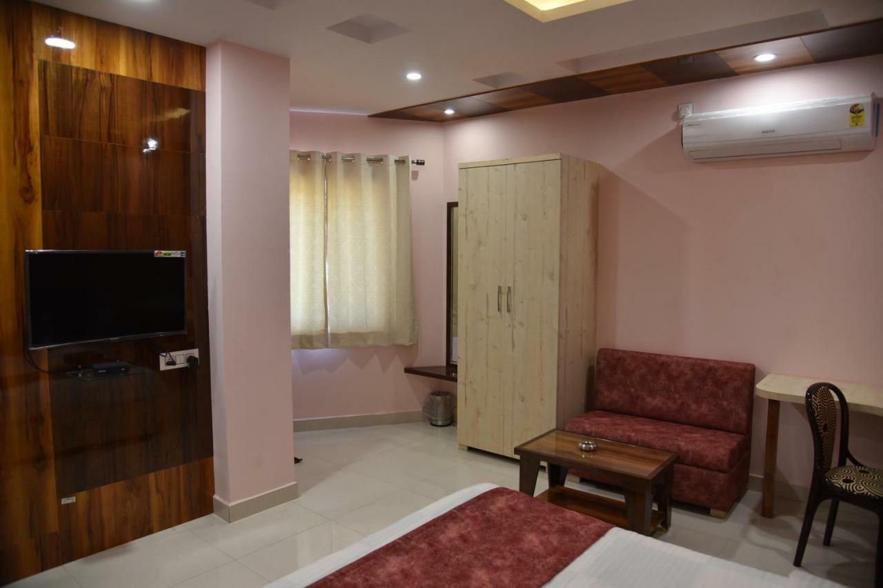 Hotel Pushpanjali Bhopal Dış mekan fotoğraf