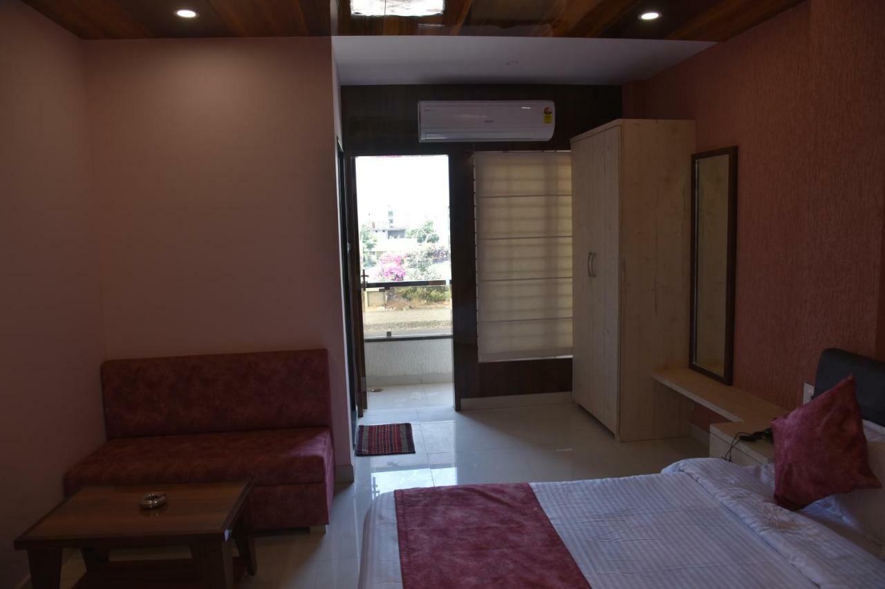 Hotel Pushpanjali Bhopal Dış mekan fotoğraf