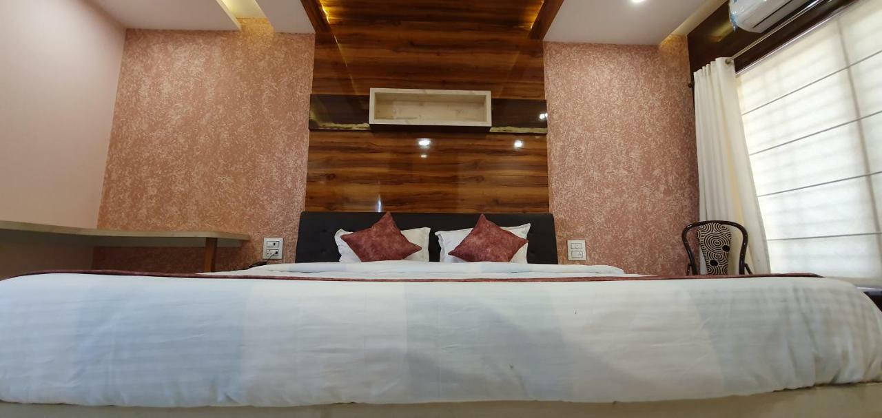 Hotel Pushpanjali Bhopal Dış mekan fotoğraf