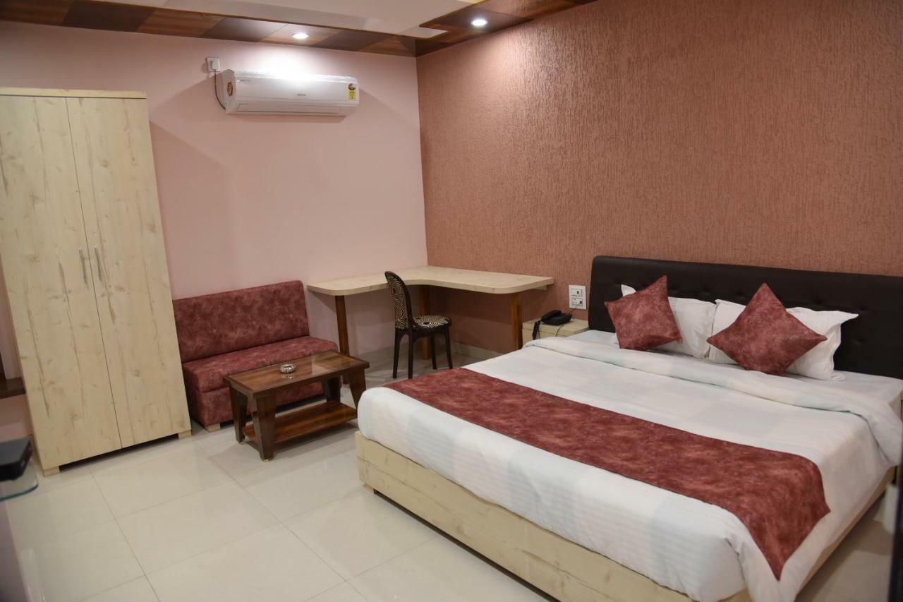 Hotel Pushpanjali Bhopal Dış mekan fotoğraf